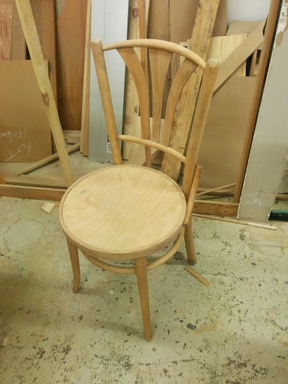 chaise bistrot hêtre cintré Thonet L'atelier Azimuté