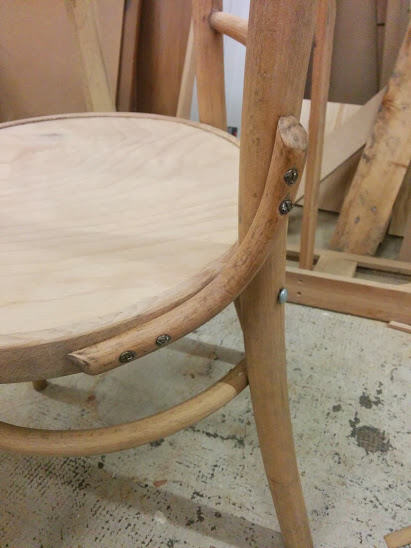 chaise bistrot hêtre cintré Thonet L'atelier Azimuté 